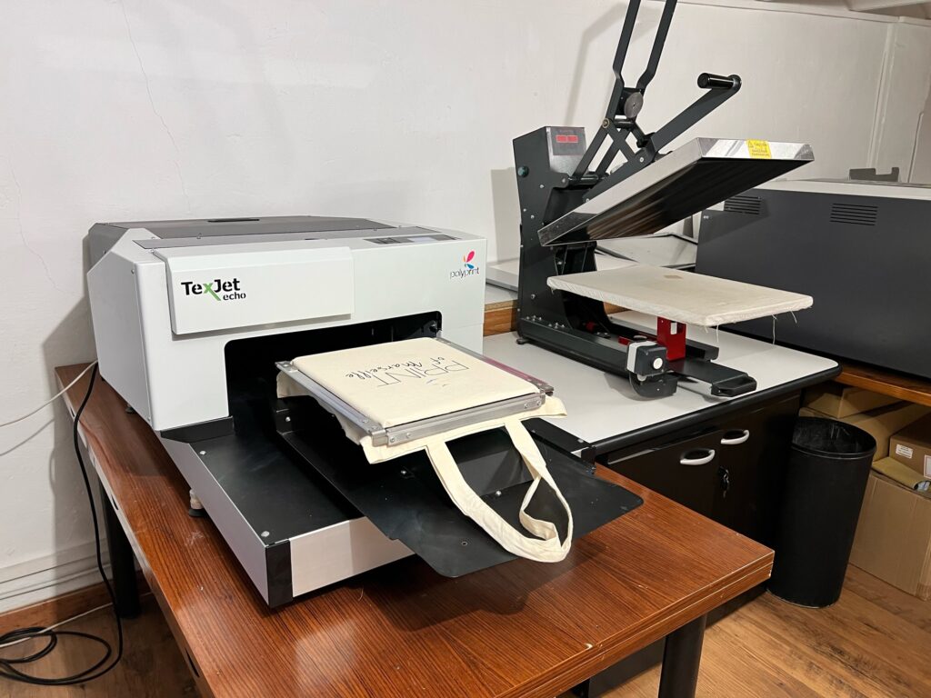 Impression directe sur textile : découvrez notre atelier !